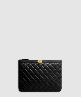 [CHANEL-샤넬]보이 클러치 미듐 A84406